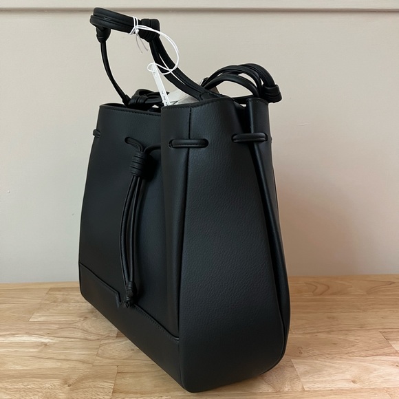 NWT Von Holzhausen Bucket Crossbody, black leather - Picture 5 of 9